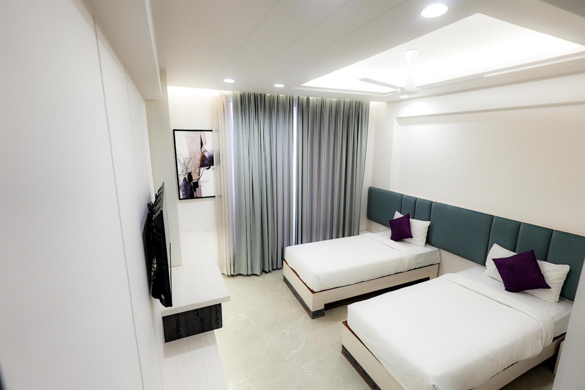Hotel Elinor By Dazzling Hotels & Resorts Agra  Zewnętrze zdjęcie