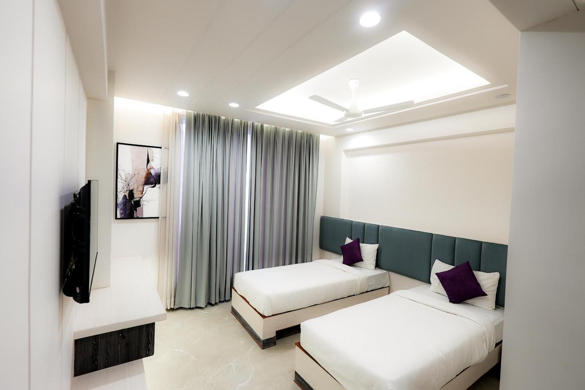 Hotel Elinor By Dazzling Hotels & Resorts Agra  Zewnętrze zdjęcie