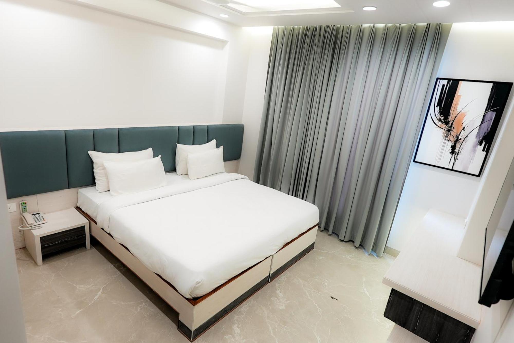 Hotel Elinor By Dazzling Hotels & Resorts Agra  Zewnętrze zdjęcie