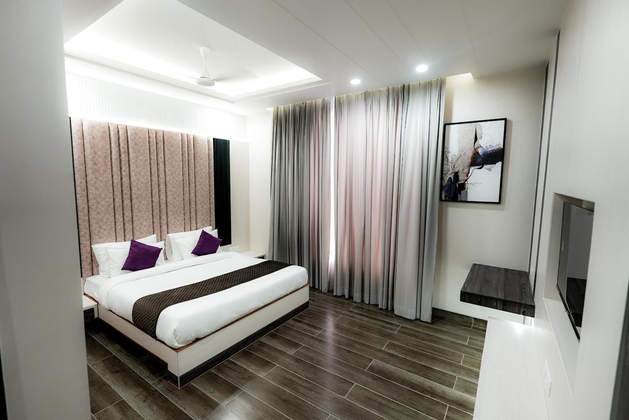 Hotel Elinor By Dazzling Hotels & Resorts Agra  Zewnętrze zdjęcie