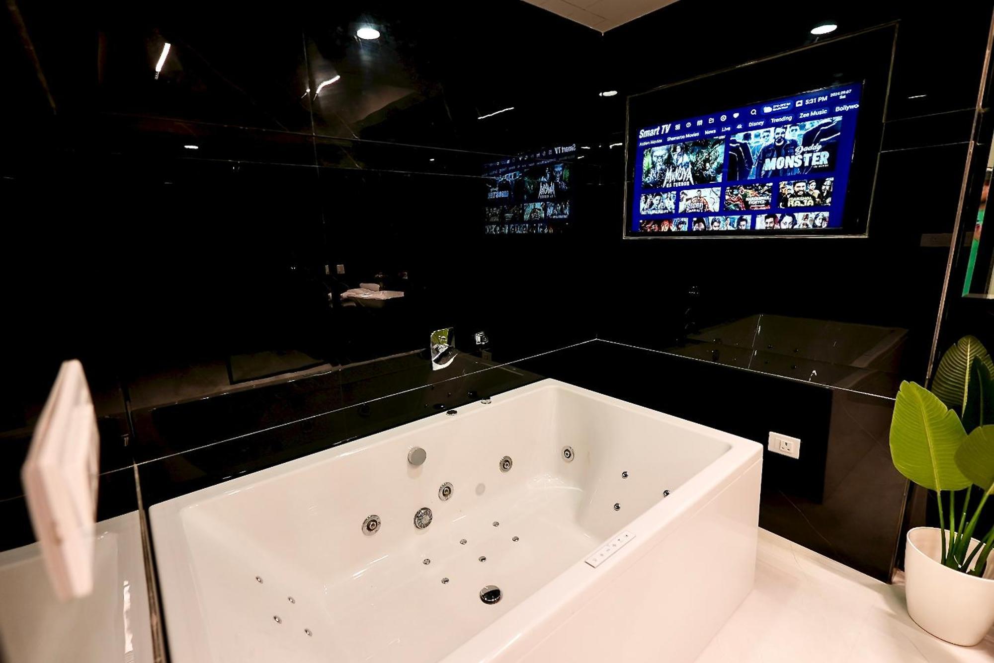 Hotel Elinor By Dazzling Hotels & Resorts Agra  Zewnętrze zdjęcie