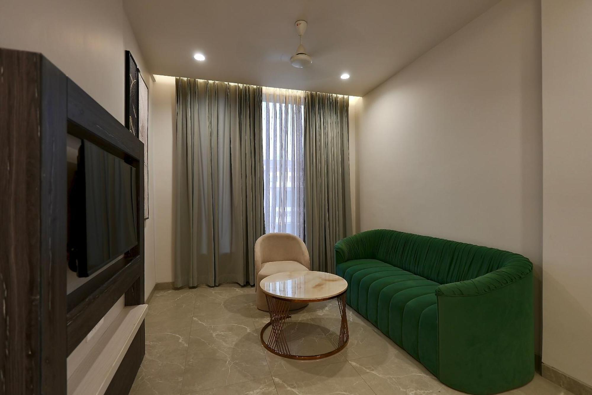 Hotel Elinor By Dazzling Hotels & Resorts Agra  Zewnętrze zdjęcie