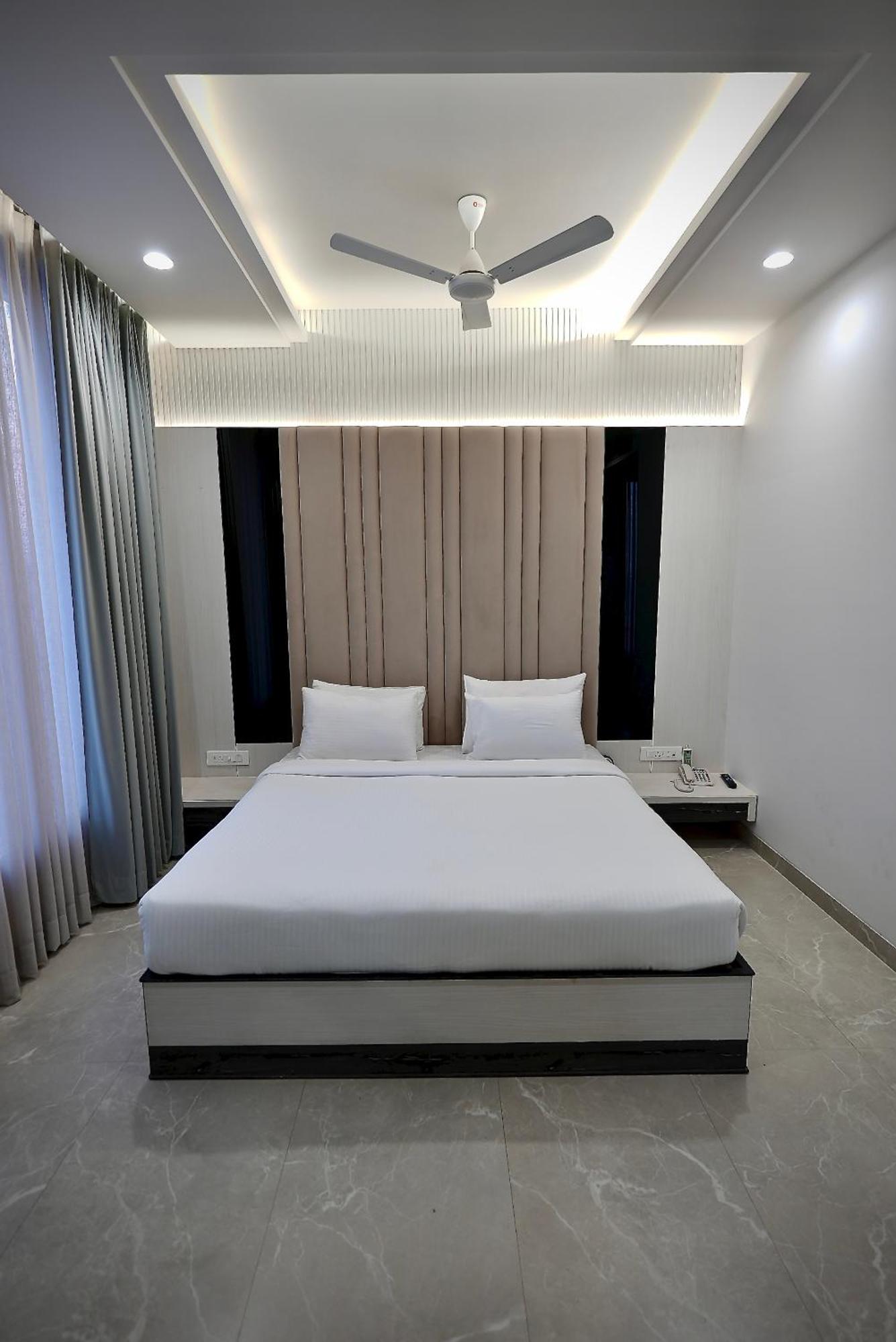 Hotel Elinor By Dazzling Hotels & Resorts Agra  Zewnętrze zdjęcie