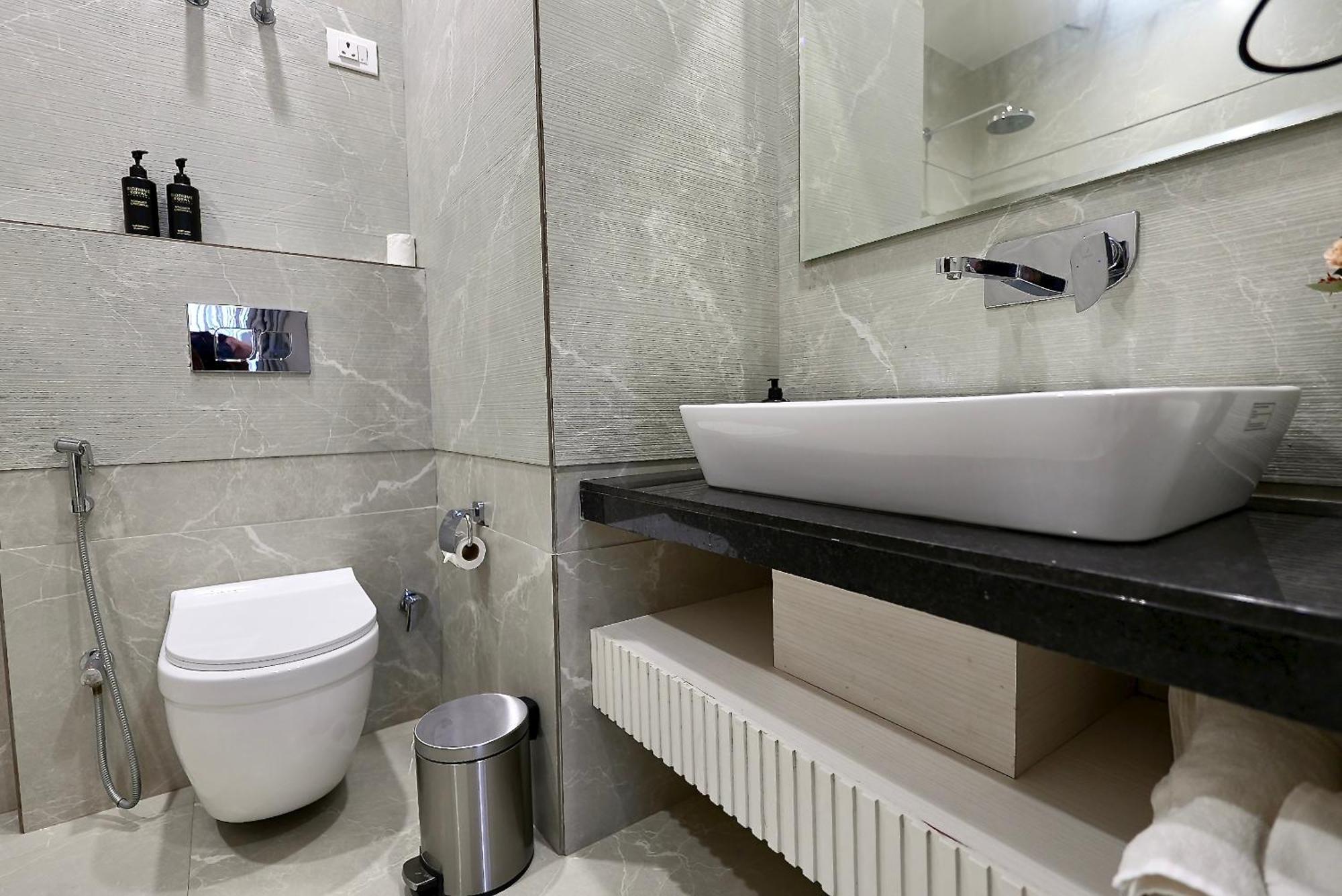 Hotel Elinor By Dazzling Hotels & Resorts Agra  Zewnętrze zdjęcie