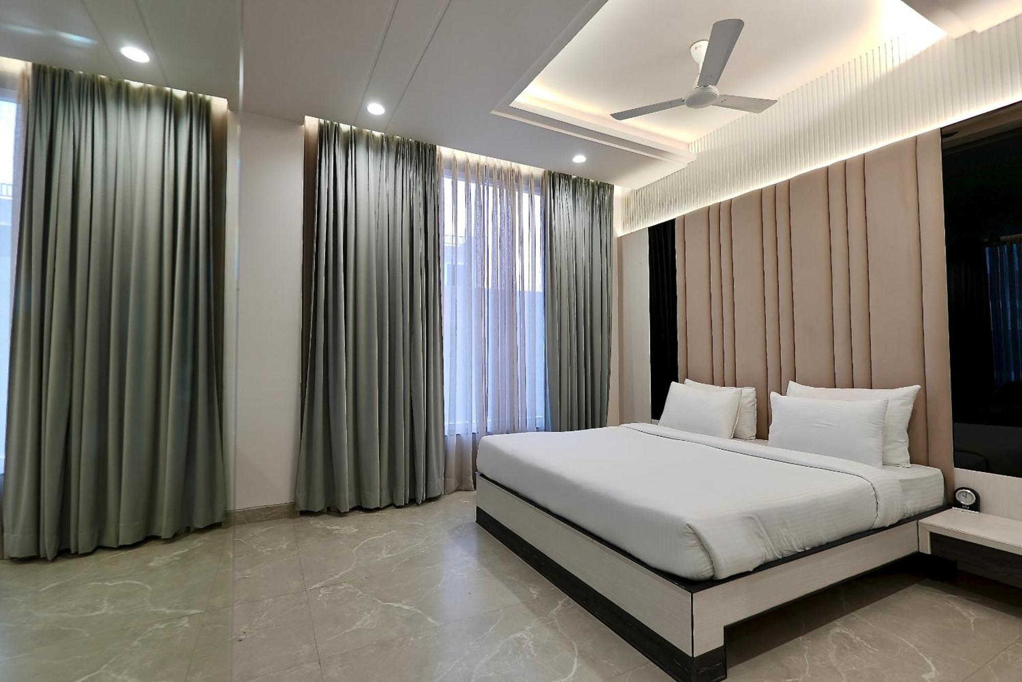 Hotel Elinor By Dazzling Hotels & Resorts Agra  Zewnętrze zdjęcie