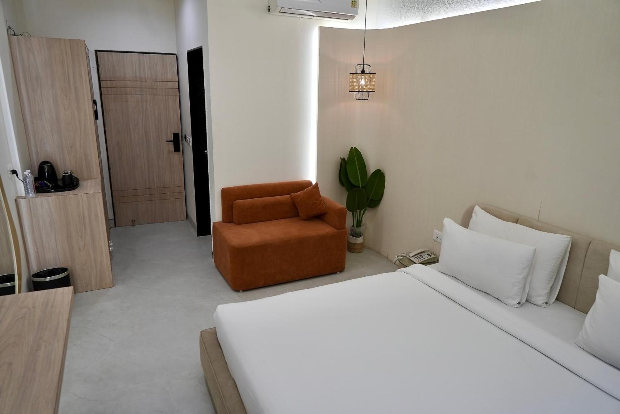Hotel Elinor By Dazzling Hotels & Resorts Agra  Zewnętrze zdjęcie