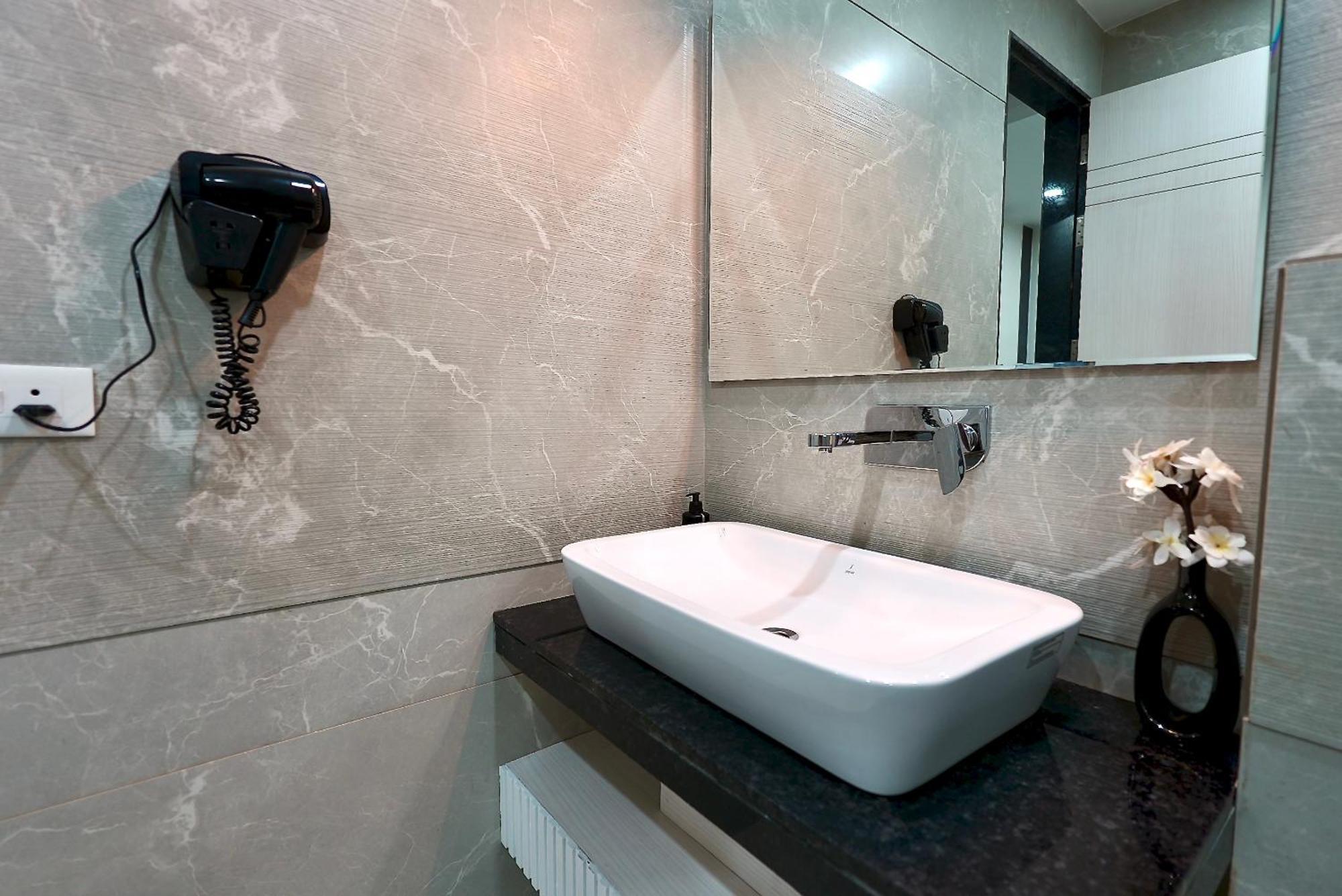 Hotel Elinor By Dazzling Hotels & Resorts Agra  Zewnętrze zdjęcie