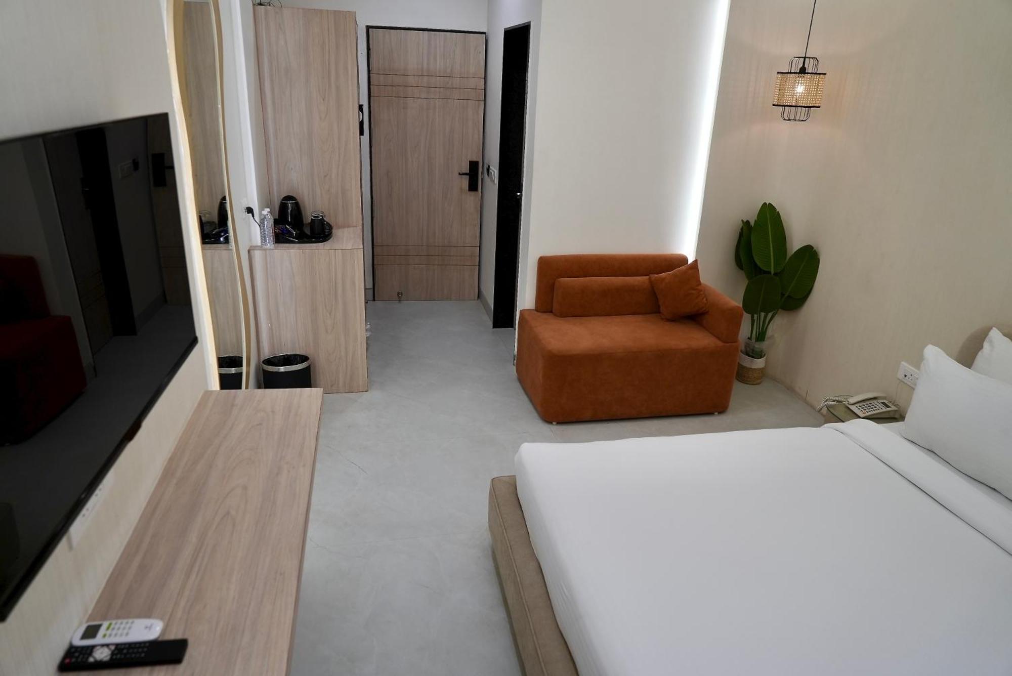 Hotel Elinor By Dazzling Hotels & Resorts Agra  Zewnętrze zdjęcie