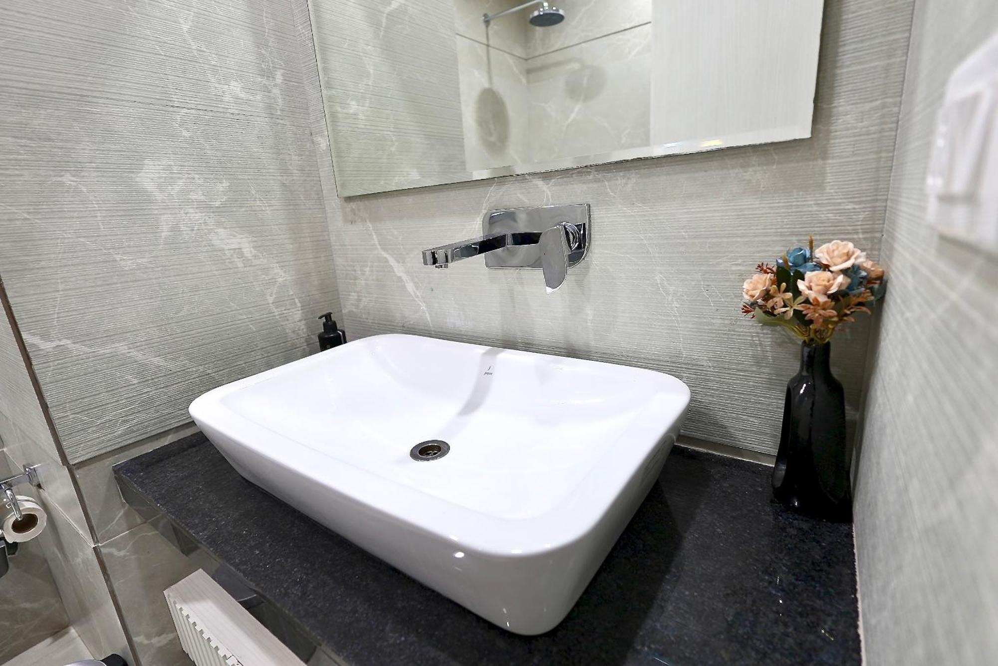 Hotel Elinor By Dazzling Hotels & Resorts Agra  Zewnętrze zdjęcie
