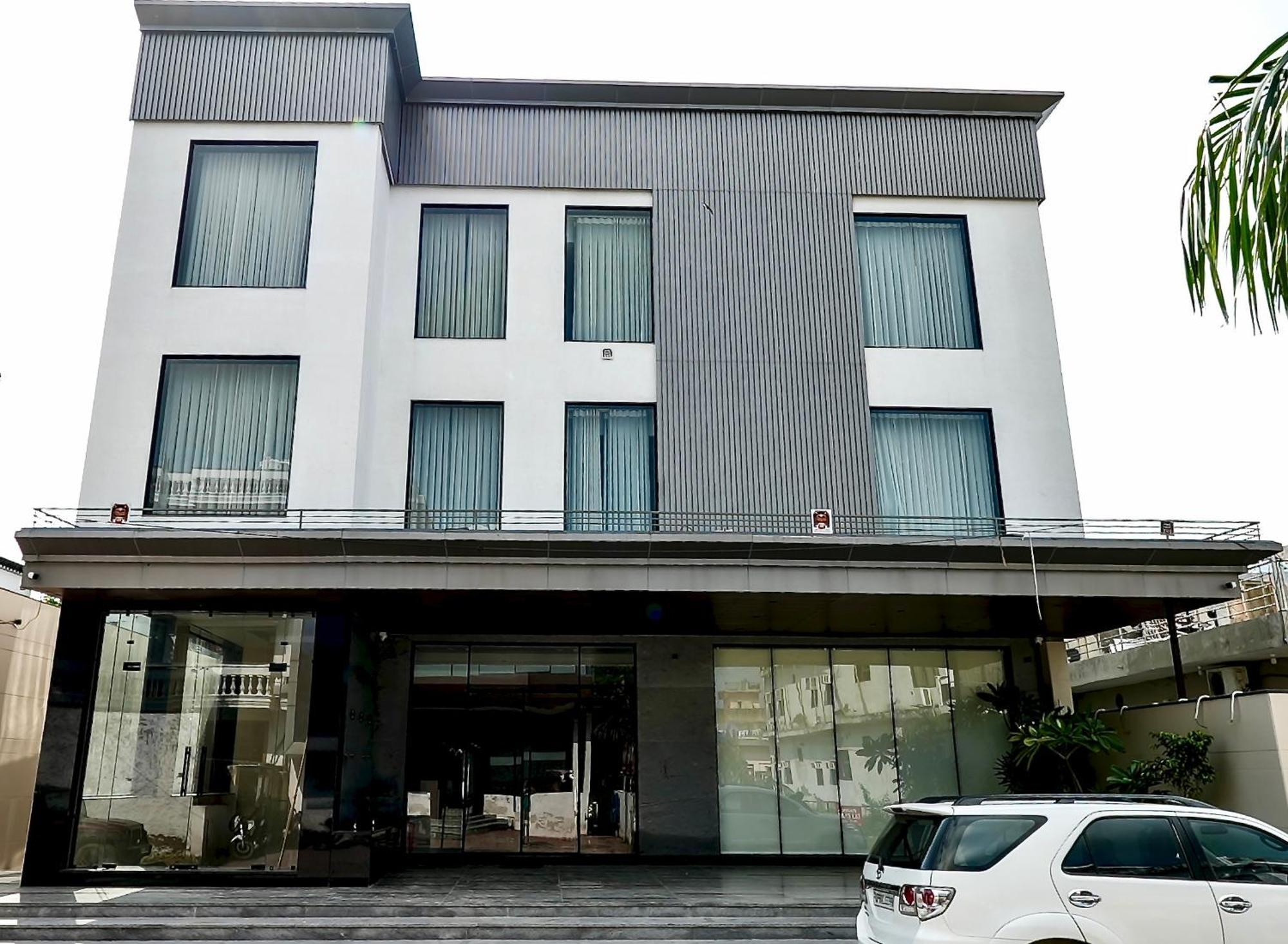 Hotel Elinor By Dazzling Hotels & Resorts Agra  Zewnętrze zdjęcie